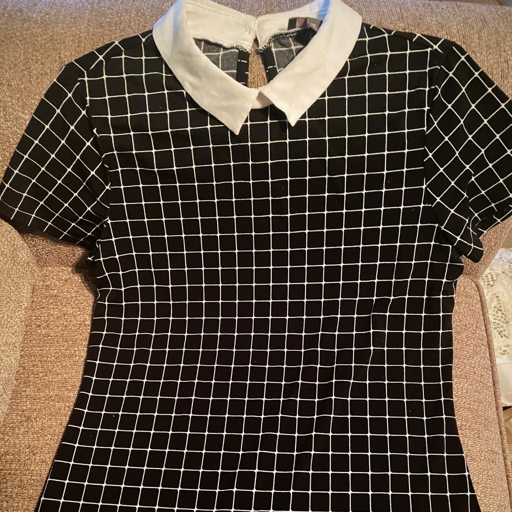 The Limited women’s dressy top.